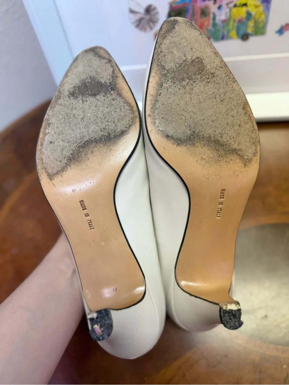 Salvatore Ferragamo Ivory Leather Pointed-Toe Pumps size 8